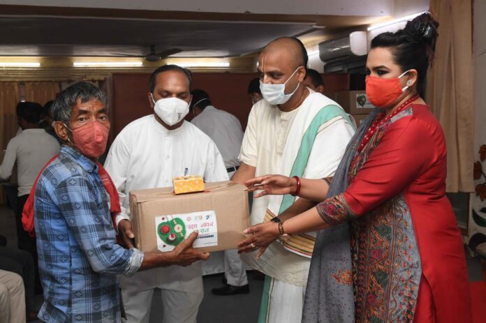 Akshaya Patra and Sahyog an NGO run by Ms. Swati Kovind the Daughter of Hon’ble President Shri. Ram NathKovind Collaborate to Distribute Essential Grocery Kits in Delhi