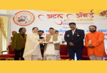 Bollywood actress Poonam Jhawer has won the Atal Award for 2022. Bollywood actress Poonam Jhawer has won the Atal Award for 2022.