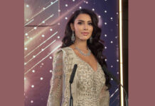 Glamorous Deana Uppal hosts the prestigious Asian Achievers Awards-World Media Network Glamorous Deana Uppal hosts the prestigious Asian Achievers Awards-World Media Network