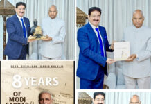 Sandeep Marwah Presented First Copy of Book- 8 Years of Modi Sarkar to Ram Nath Kovind