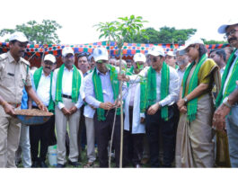 Kakatiya Medical College Alumni Association Organises Mega Plantation Drive with 1,117 Plants